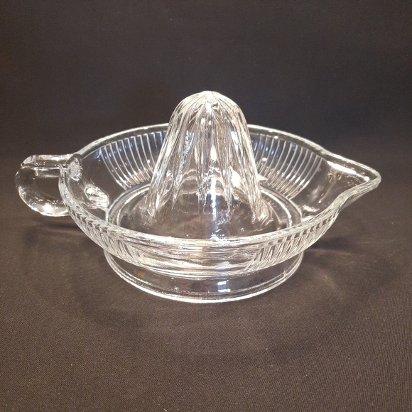 Clear Footed Handled Glass Juicer Reamer with Vertical Lines Design - Picture 2 of 7